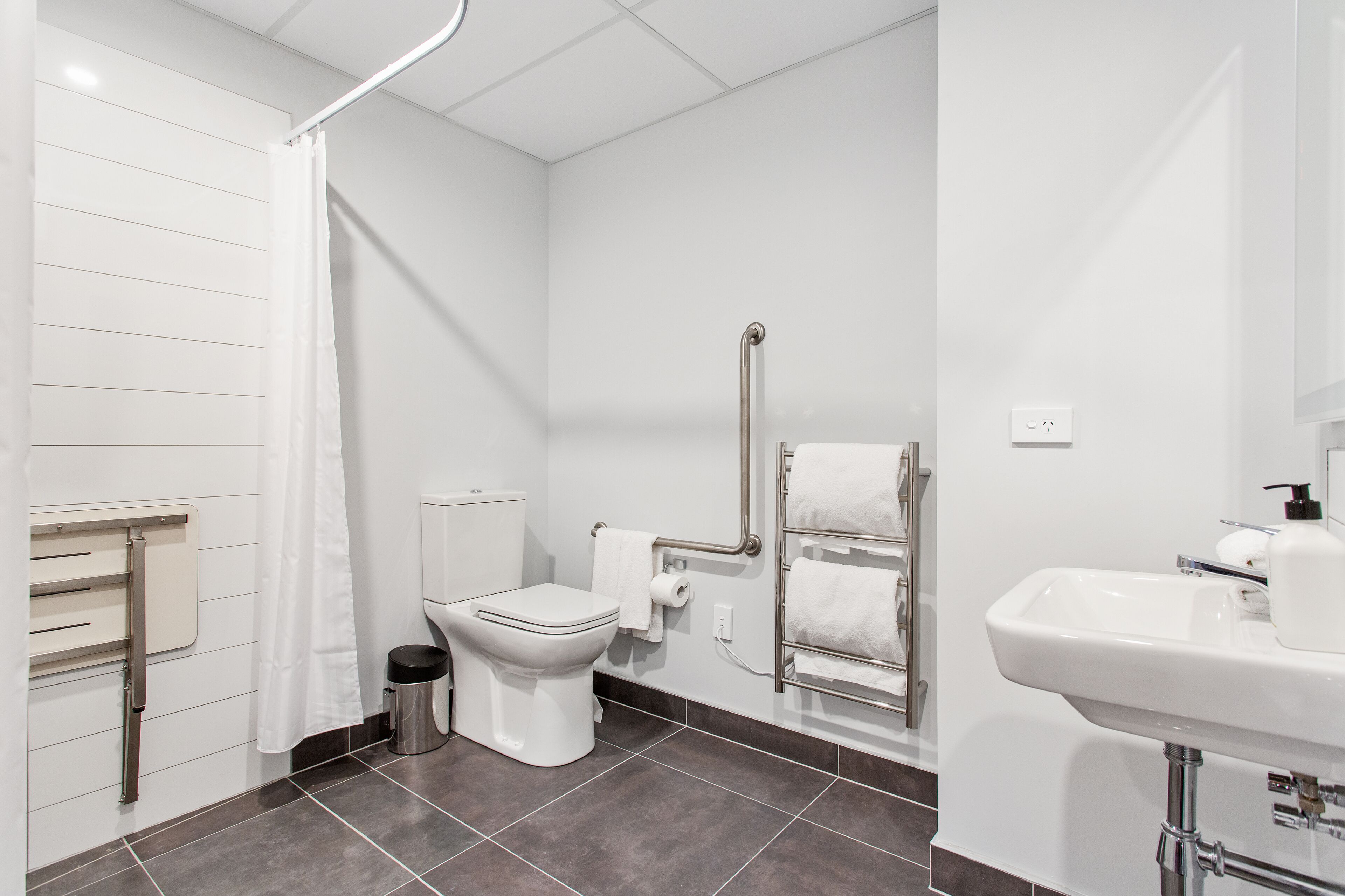 apartment, accessible, kitchenette (non-motorway facing) | bathroom | shower, free toiletries, hair dryer, towels