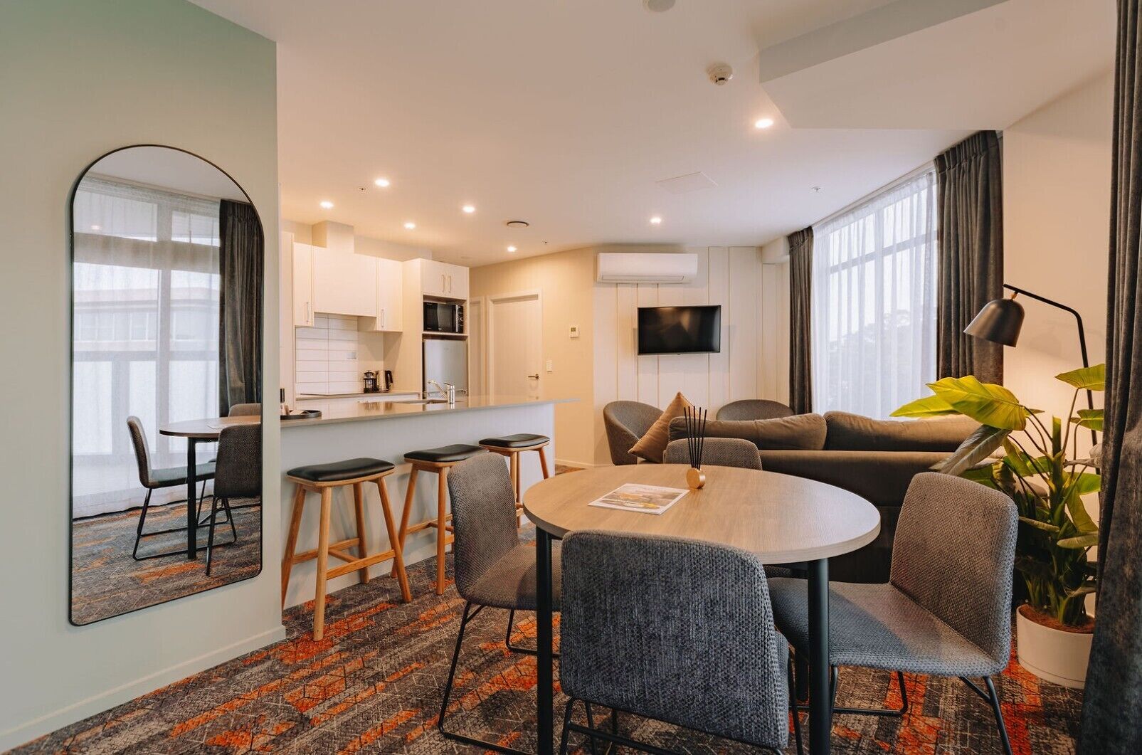 Apartment, 2 Bedrooms, Kitchen (King) | Living area | 40-inch Smart TV with cable channels, TV