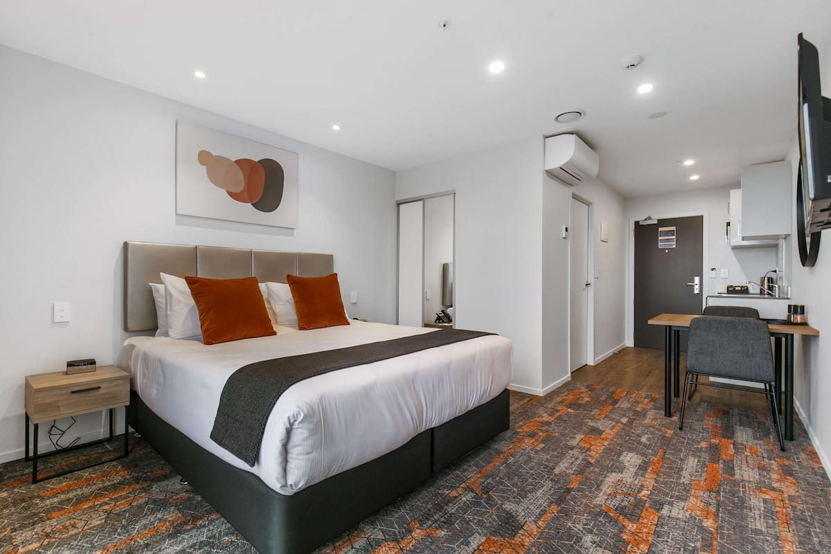1 Schlafzimmer, Verdunkelungsvorhänge, schallisolierte Zimmer