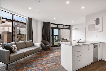 Apartment, 2 Bedrooms, Kitchen (King) | 1 bedroom, blackout drapes, soundproofing, iron/ironing board