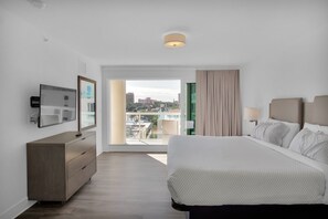 Standard Suite, 1 Bedroom, Partial Ocean View | Premium bedding, down duvets, memory-foam beds, in-room safe - The Avalon Club (Clearwater Beach)
