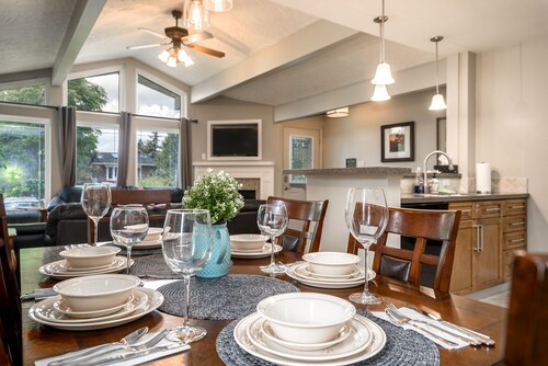 D@home Entire &Family  by Glenmore Reservoir/Heritage Park/ Rockview Hospital