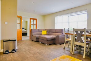 Bungalow, Accessible, Private Bathroom (Cottage A) | Lounge
