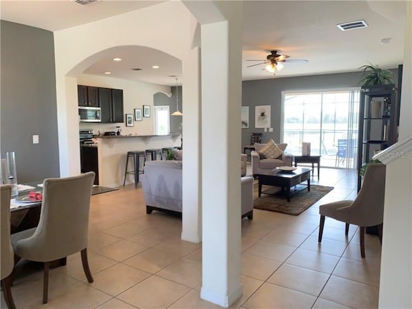 Villa, 5 chambres | Salle de séjour