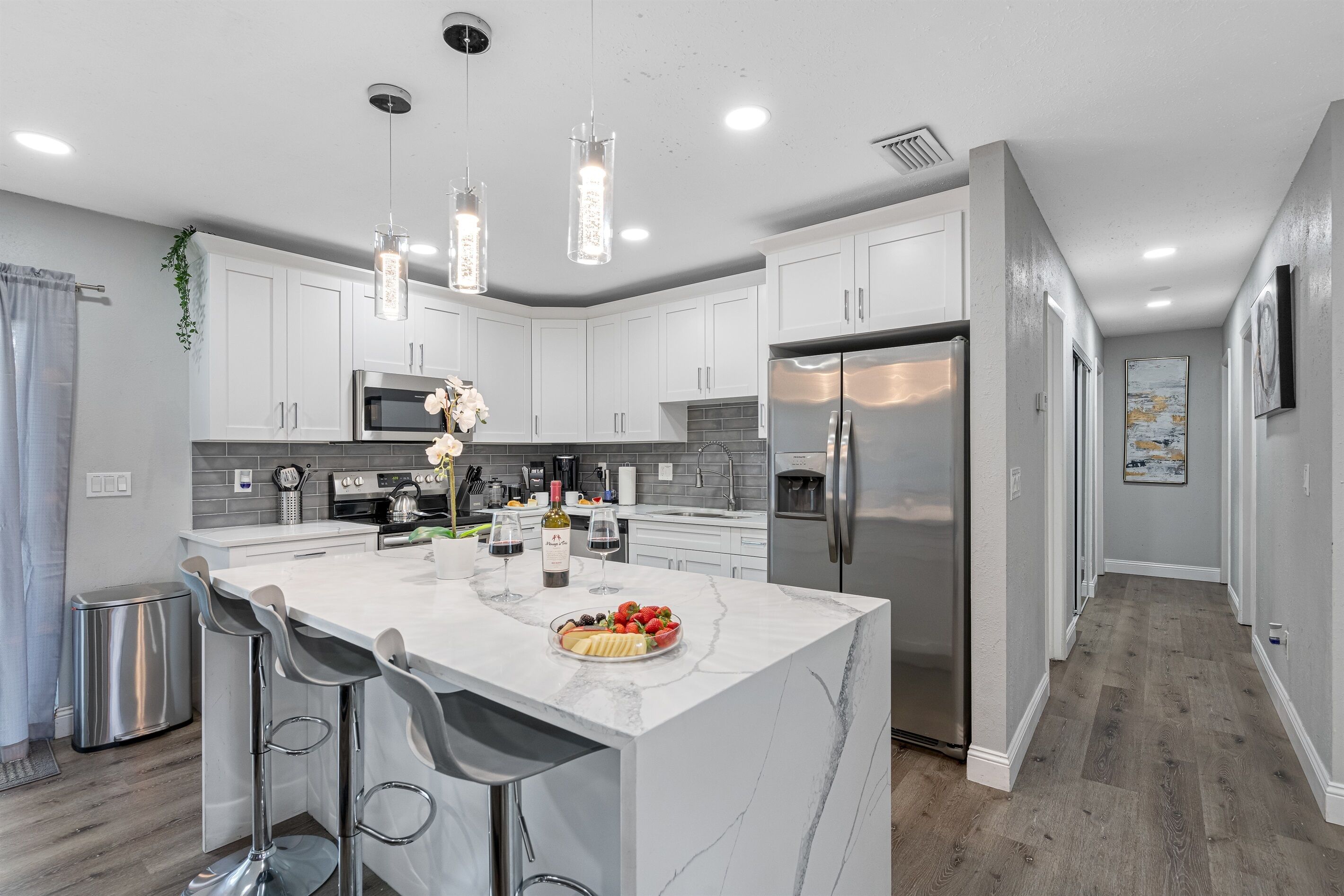 Breathtaking & Renovated Tampa Heated Pool House