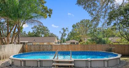 Breathtaking & Renovated Tampa Heated Pool House