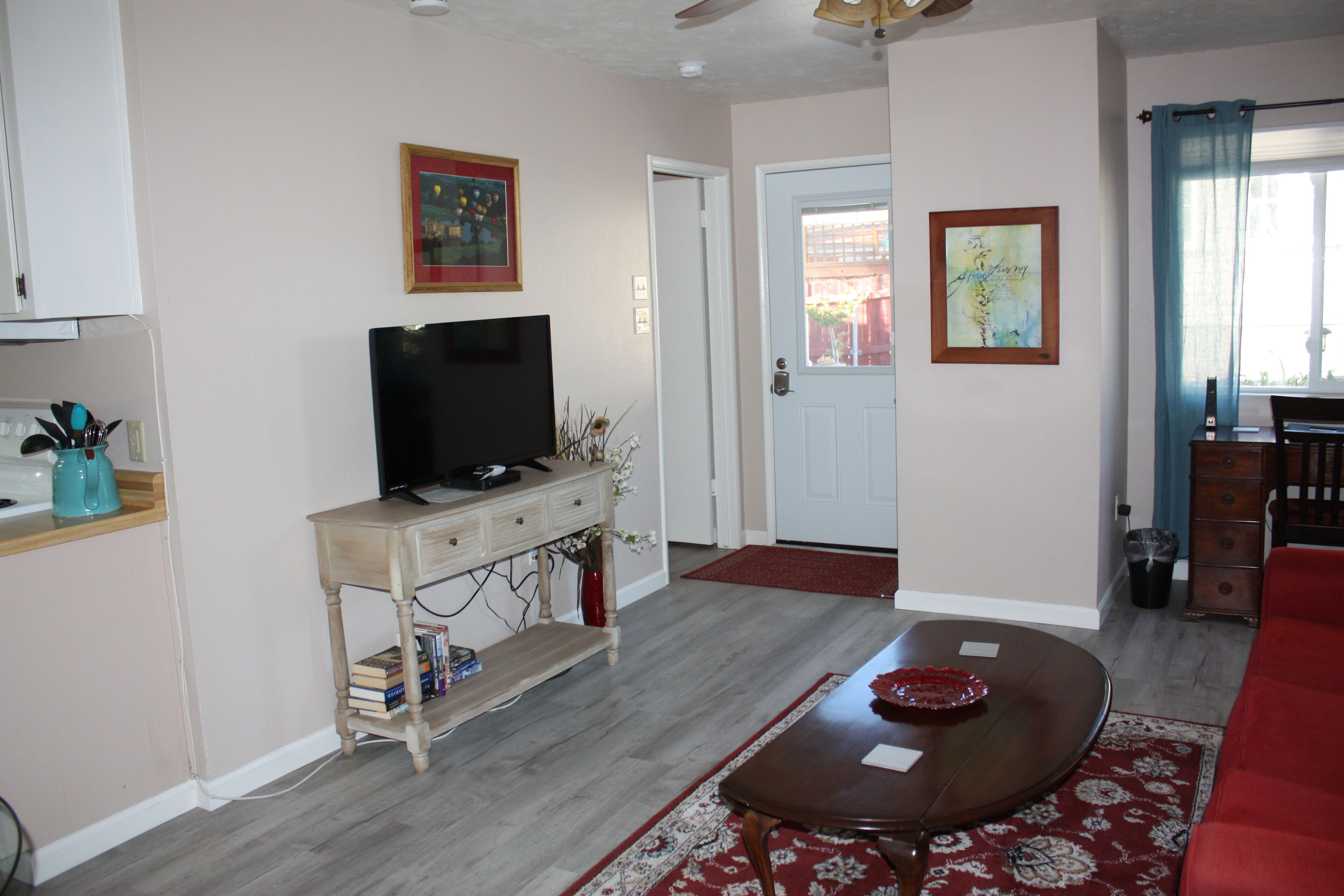 Cozy 1 Bedrm/1 Bth, Walk to Downtown, Pet Friendly, Fenced yard, Covered Patio