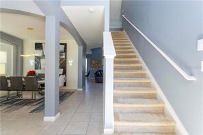 Villa, 6 Bedrooms | Living room