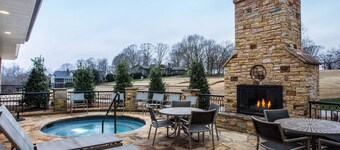 5 bedroom House in Rock Barn Golf & Spa