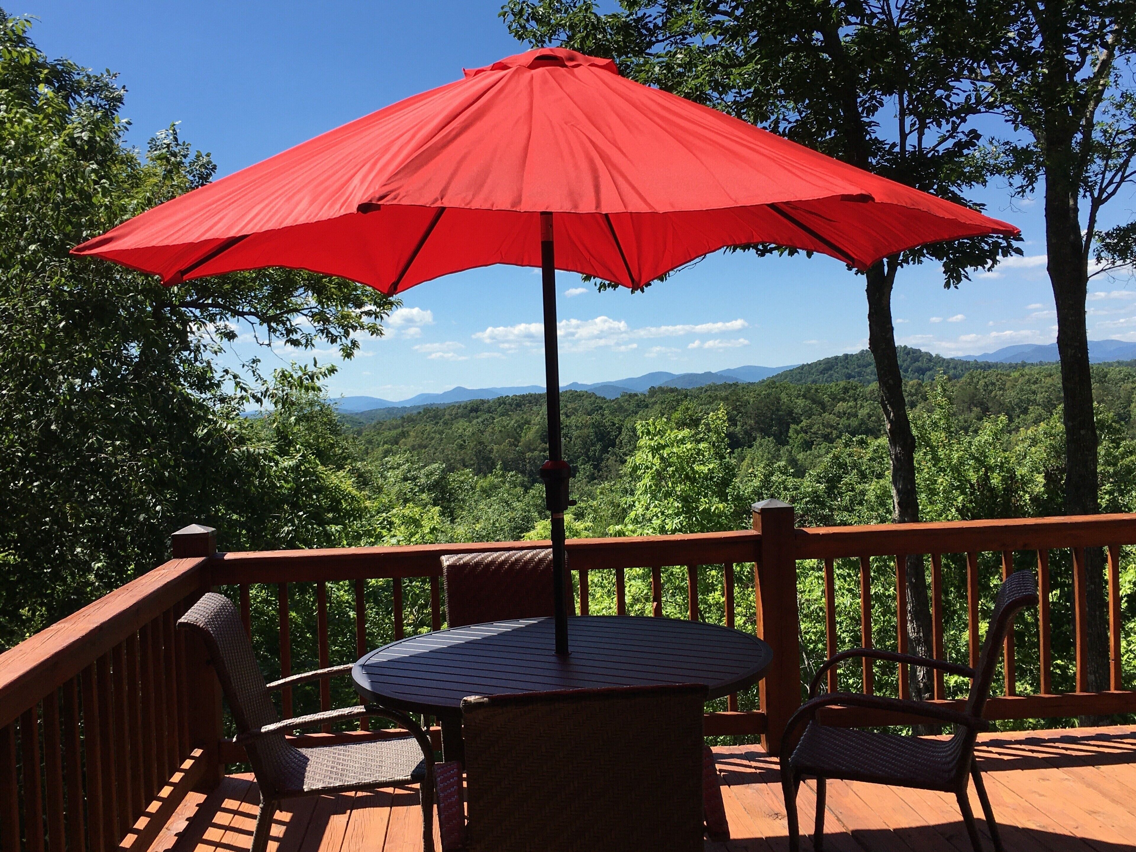 HighlandHouse - beautiful long range  mountain views,  pet friendly