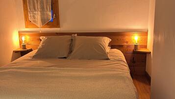 3 habitaciones, escritorio, wifi y ropa de cama