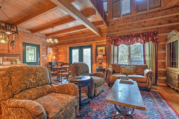 Smart TV, fireplace, DVD player