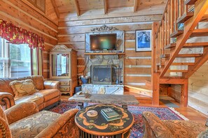 Smart TV, fireplace, DVD player