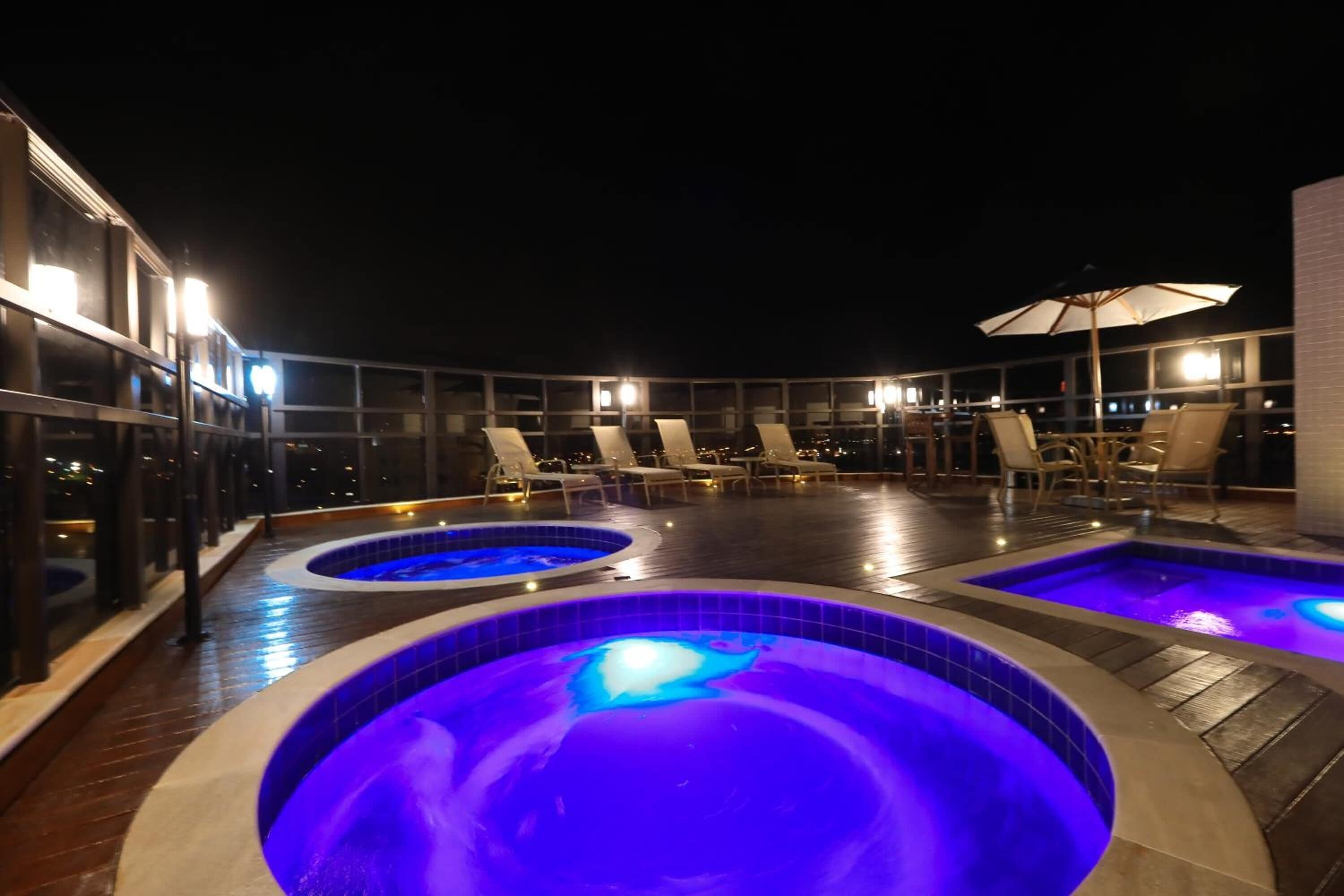 outdoor pool, pool loungers