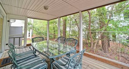 Excellent 3 bedroom Summer House in Beach Town! Trolley, Beaches, Wifi and more!