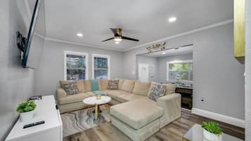 Télévision, table de tennis de table