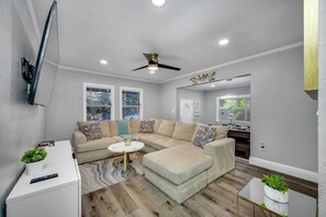 TV, table tennis - Tampa Retreat with Heated In-Ground Pool & Spa (Tampa)