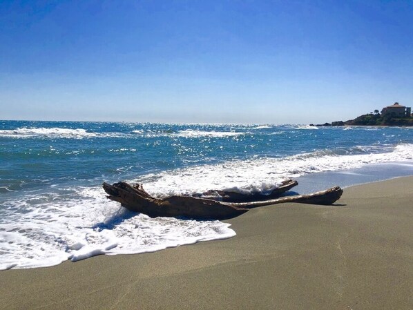 Aan het strand, ligstoelen aan het strand