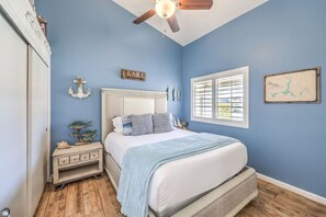 4 bedrooms, desk, iron/ironing board, travel cot