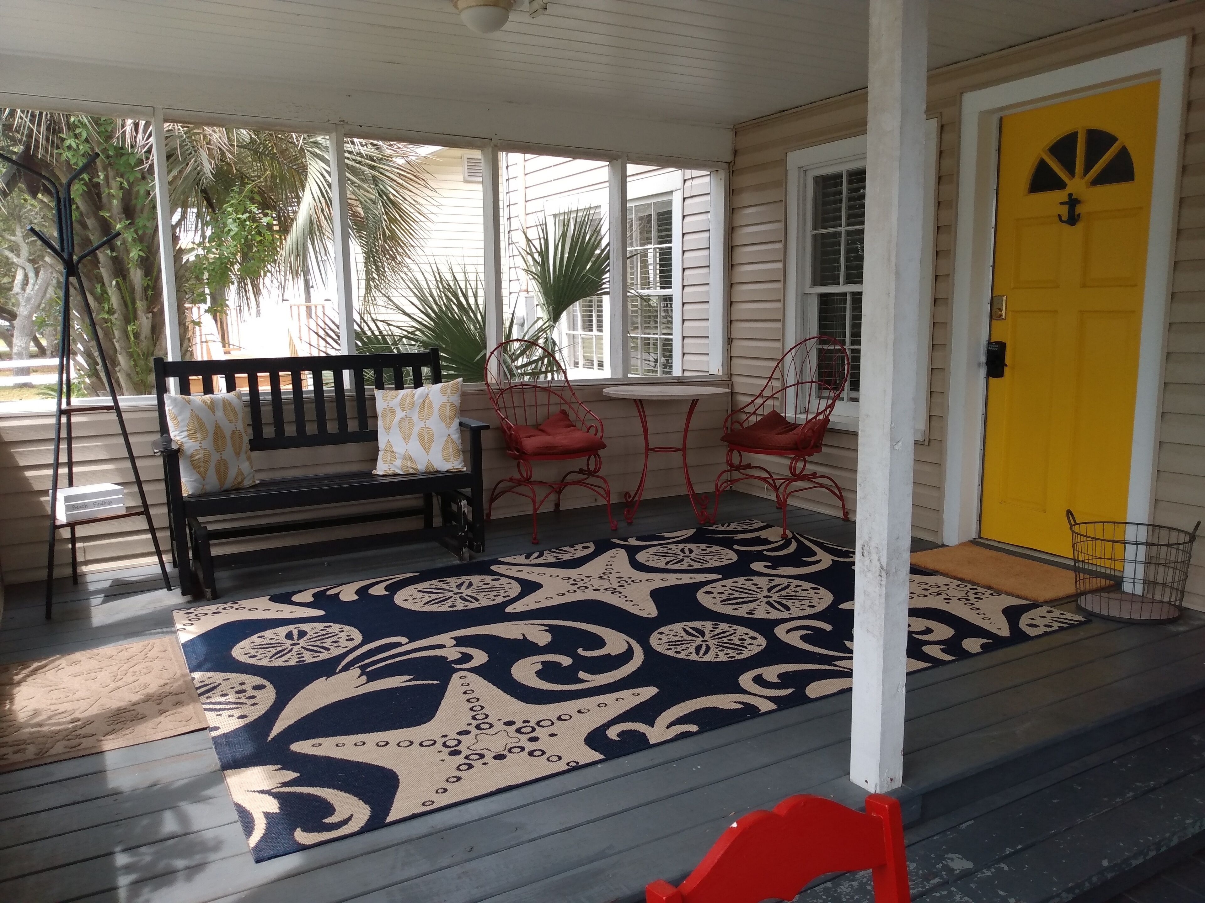 5 Bedrooms, 3-Minute Walk to the Beach!