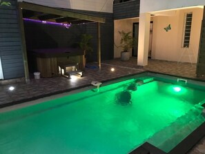 Piscine extérieure, piscine chauffée