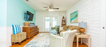 Beautifully furnished 3 bedroom, 3 bathroom house walking distance from Flagler Ave and the Beach!