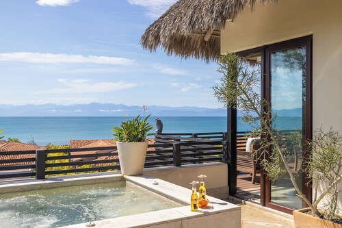 Spectacular corner villa at PortaFortuna, Punta Mita - golf cart, pool & hot tub