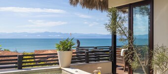 Spectacular corner villa at PortaFortuna, Punta Mita - golf cart, pool & hot tub