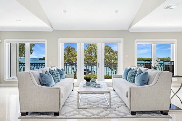 Hus (Point of View) | Vardagsrum