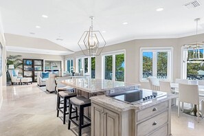 House (Point of View) | Private kitchen
