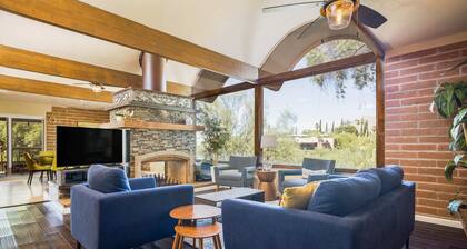 Casa Velo -Mid Century Hot Tub & Amazing Backyard