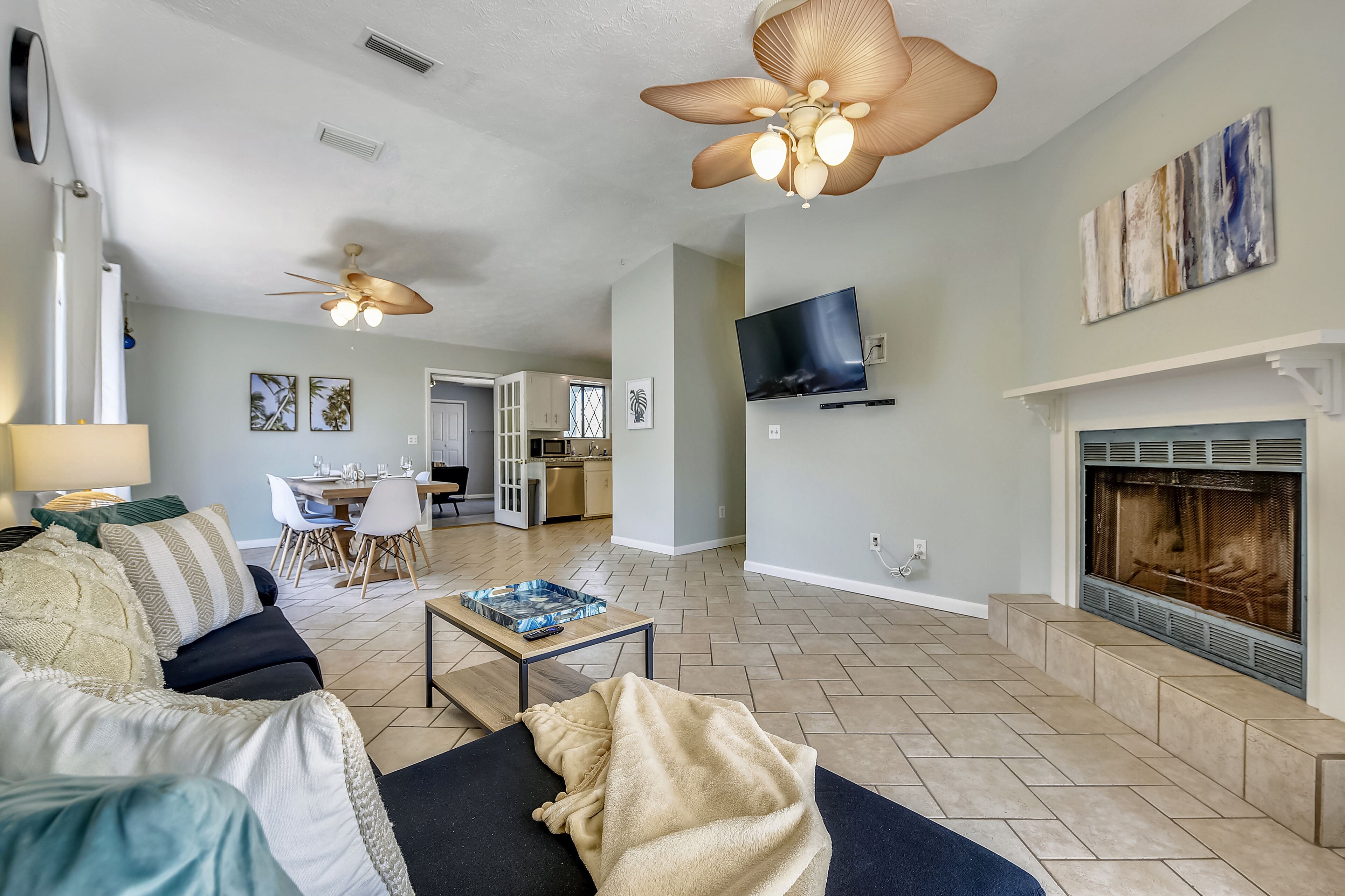 🐾Dog Friendly. 5 min from State Park. Free Tkt for Grand Mere Cruise!🐾