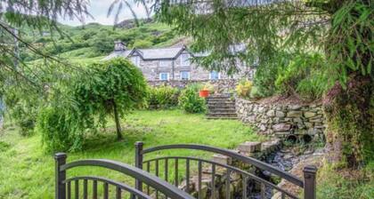 Luxurious Holiday Retreat in Snowdonia sleeps upto 10
