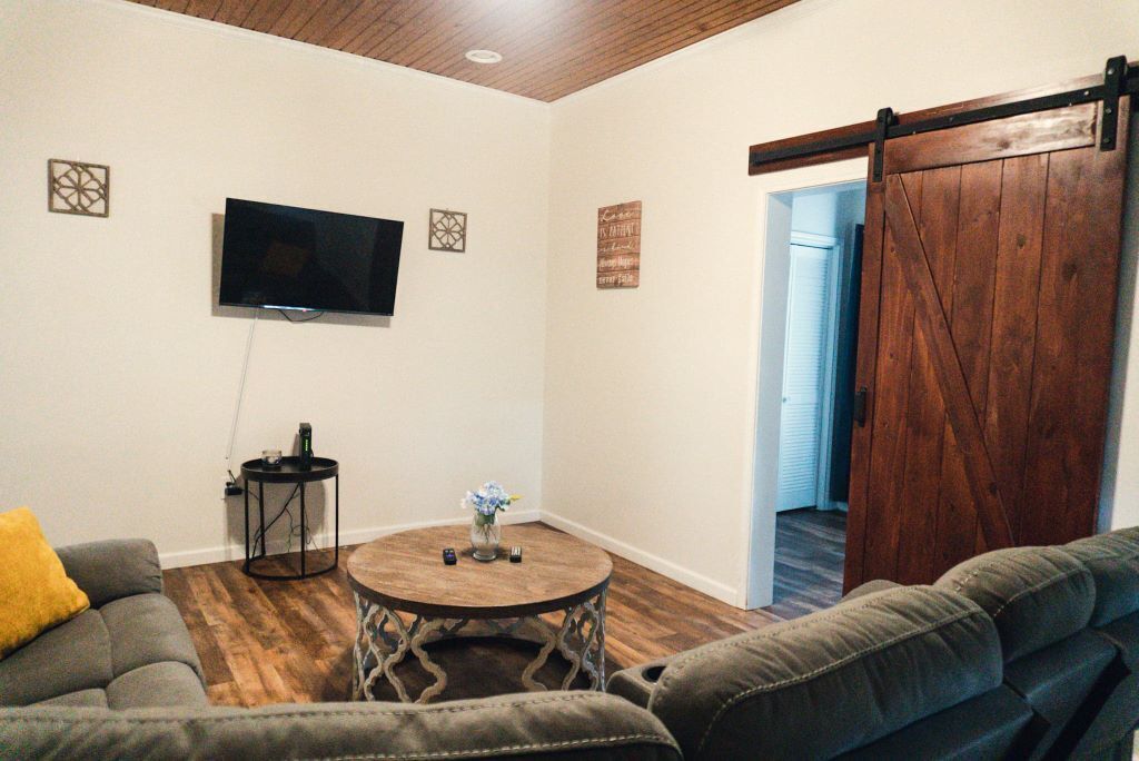 Downtown Cottage Getaway