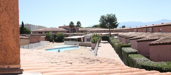 Villa in secure residence with swimming pool 200m from the beach