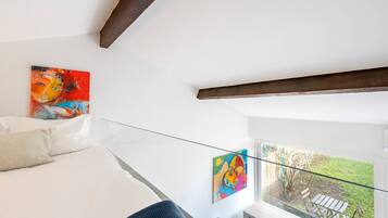 1 bedroom, iron/ironing board, internet, bed sheets