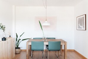 Dining - VIVA Cozy Panoramic Flat (Matosinhos)