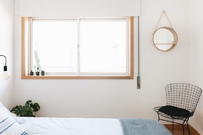 1 slaapkamer, een strijkplank/strijkijzer, internet, beddengoed