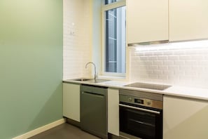 Fridge, microwave, oven, stovetop - SIZE Flats Clérigos - Apartment 2.1 (Porto)