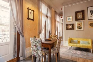 Dining - VIVA Fabulous Old World (Porto)