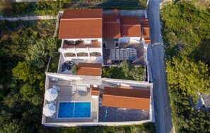 Exterior - Beach front home in Jesenice (Jesenice)