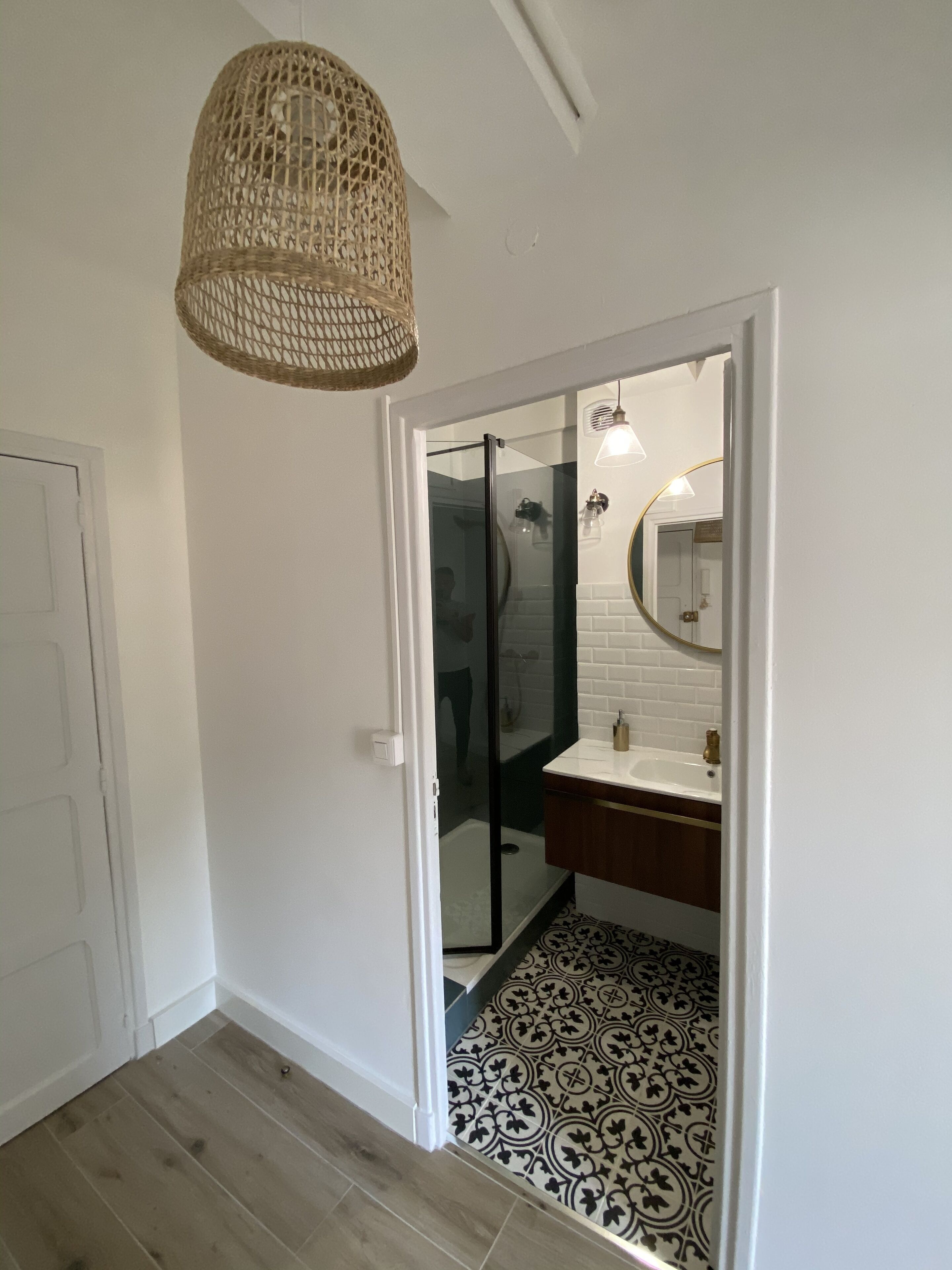 Shower, hair dryer, towels, toilet paper