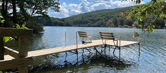 Garth Newell Waterfront -  Kayaks, canoes, water trampoline, fire pit, swimming