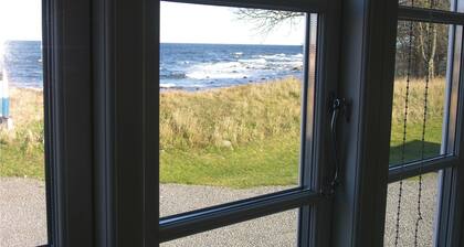 Lovely home in Svaneke with WiFi