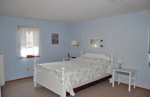 2 Schlafzimmer, Schreibtisch, Bügeleisen/Bügelbrett, WLAN