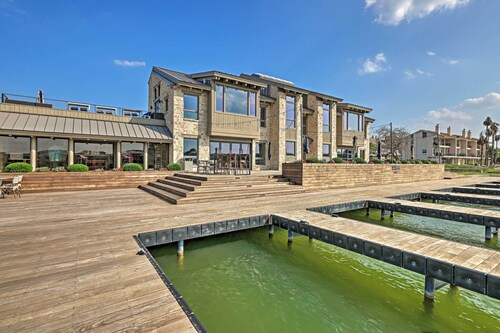 Modern Townhome w/ Patio, Next Door to Resort