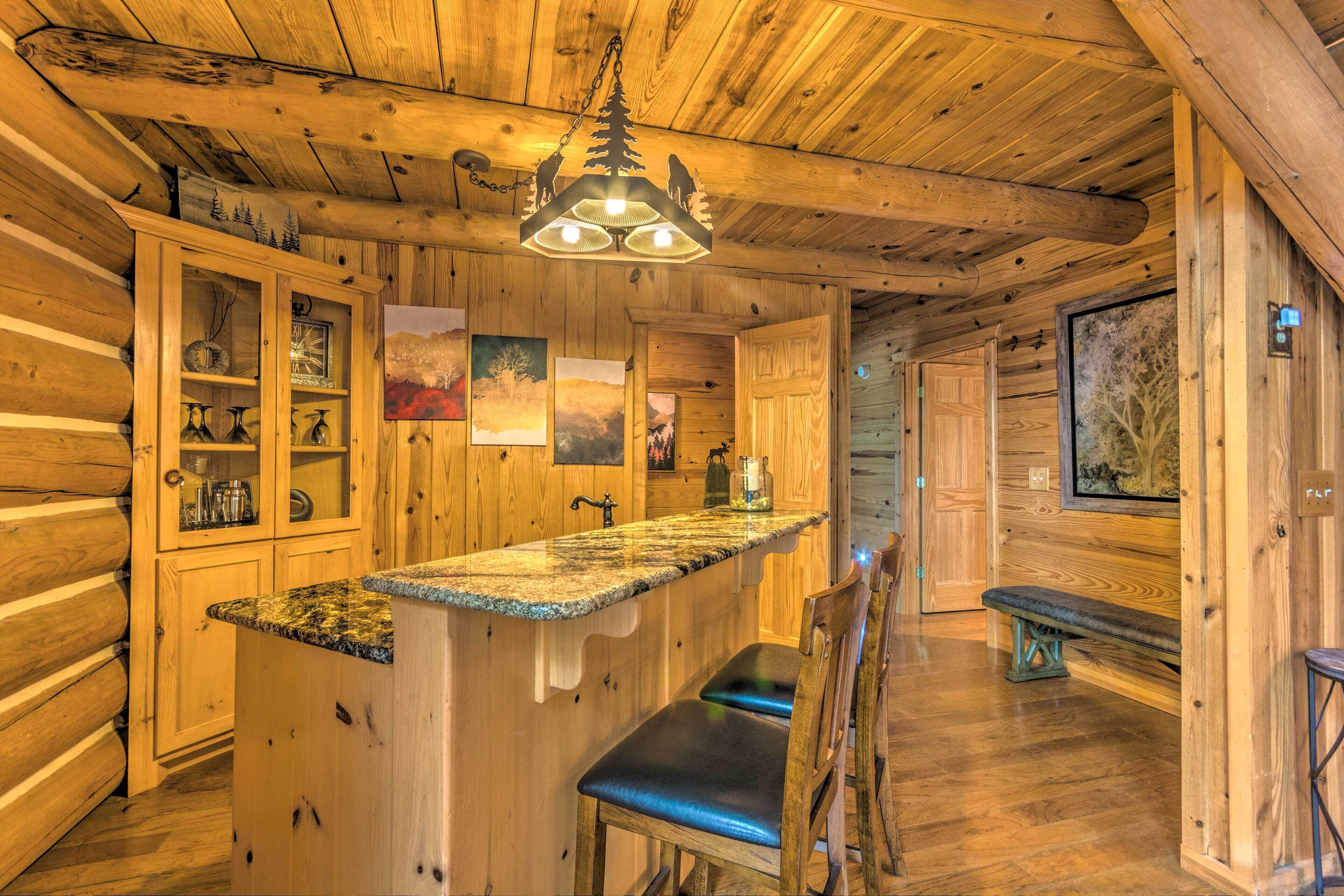 Lake Hamilton Hideaway w/ Private Dock & Slip