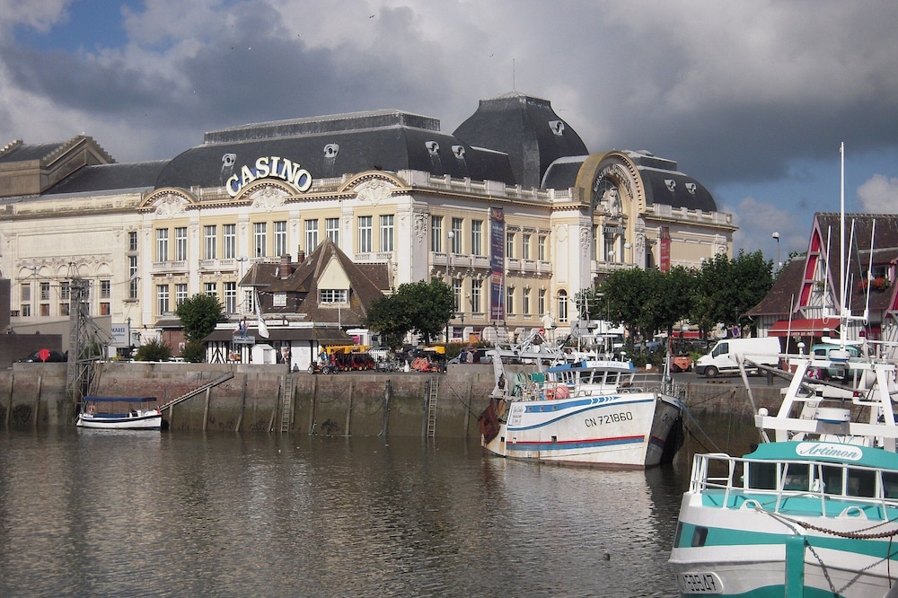Home . Aimée, Gîte "Les Deux Vallées"
