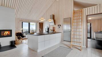 Køleskab, opvaskemaskine, kaffe-/temaskine