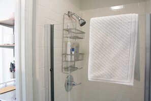 Shower, towels, soap, toilet paper - Newly Renovated Studio in Uptown Arts District, 1 Mile from Lake (Michigan City)